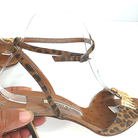 Manolo Blahnik Leopard Print Pumps Size 38/7 - Picture 9 of 13